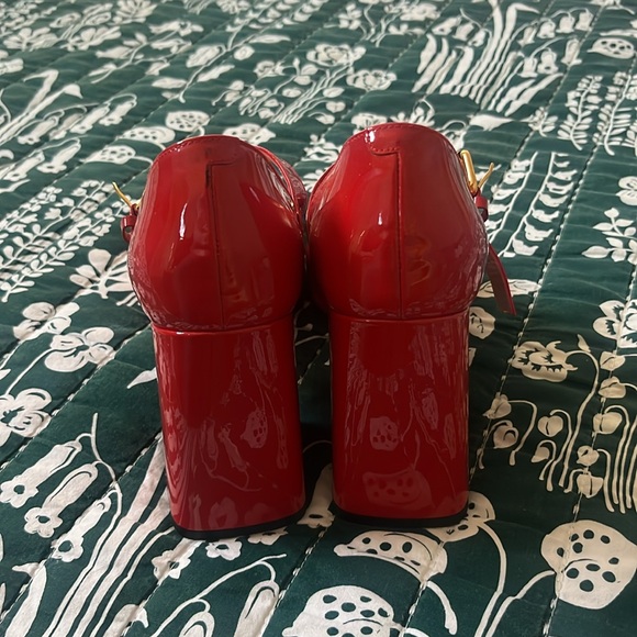 Gucci Bright Red Patent Horsebit Platform Heel (high gloss!) - no returns - Picture 4 of 7